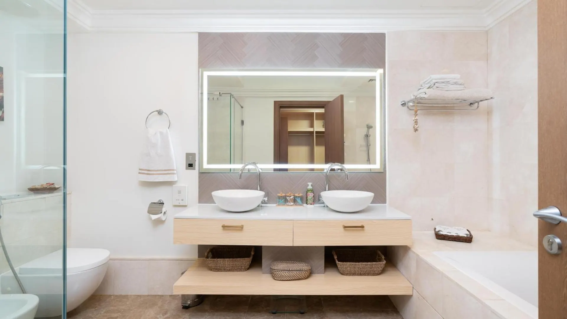 Samaya Holiday Homes - The Palm Modern 1B Apt With Beach Access Dubai Apartment