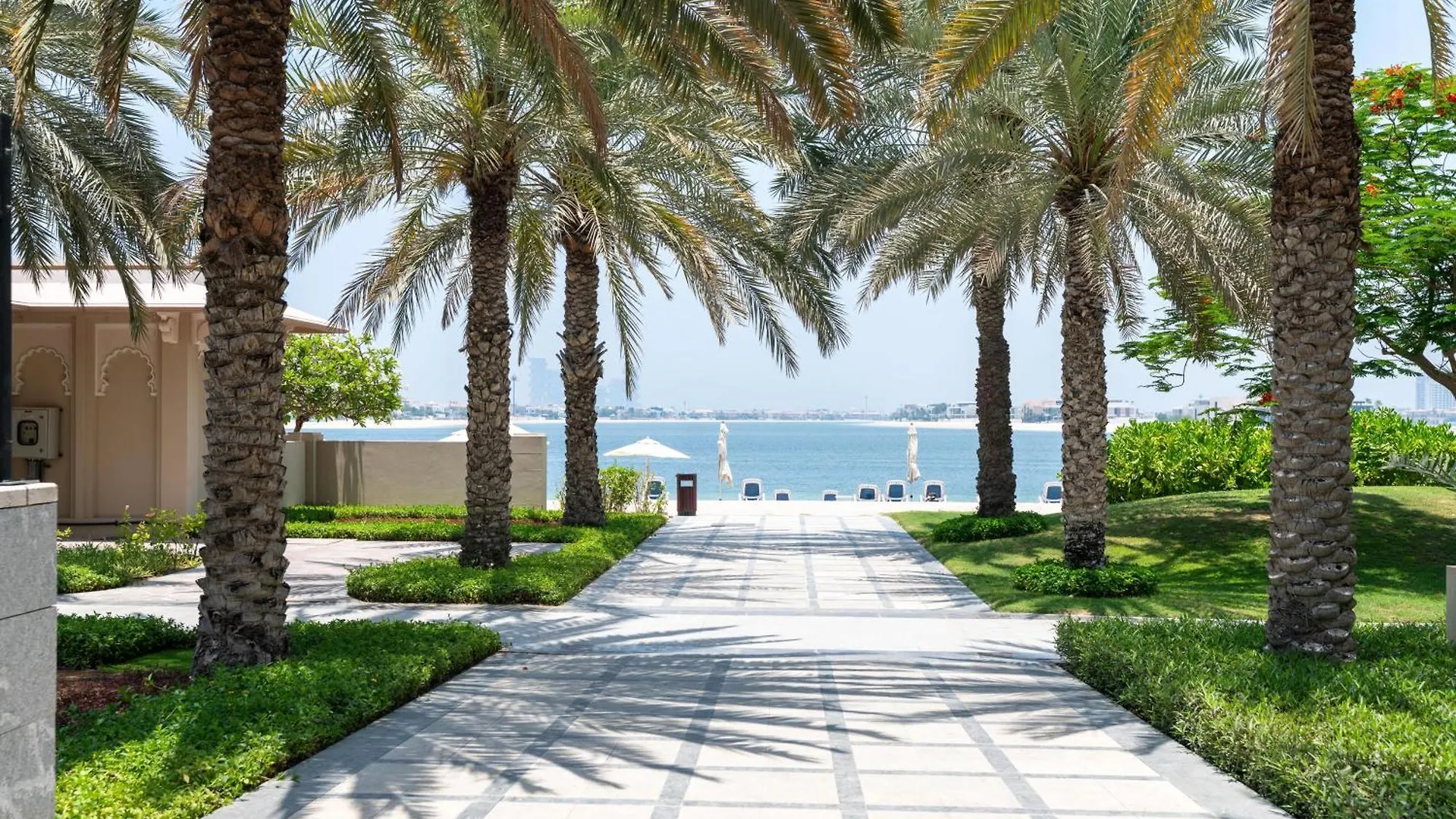 Samaya Holiday Homes - The Palm Modern 1B Apt With Beach Access Dubai Apartment