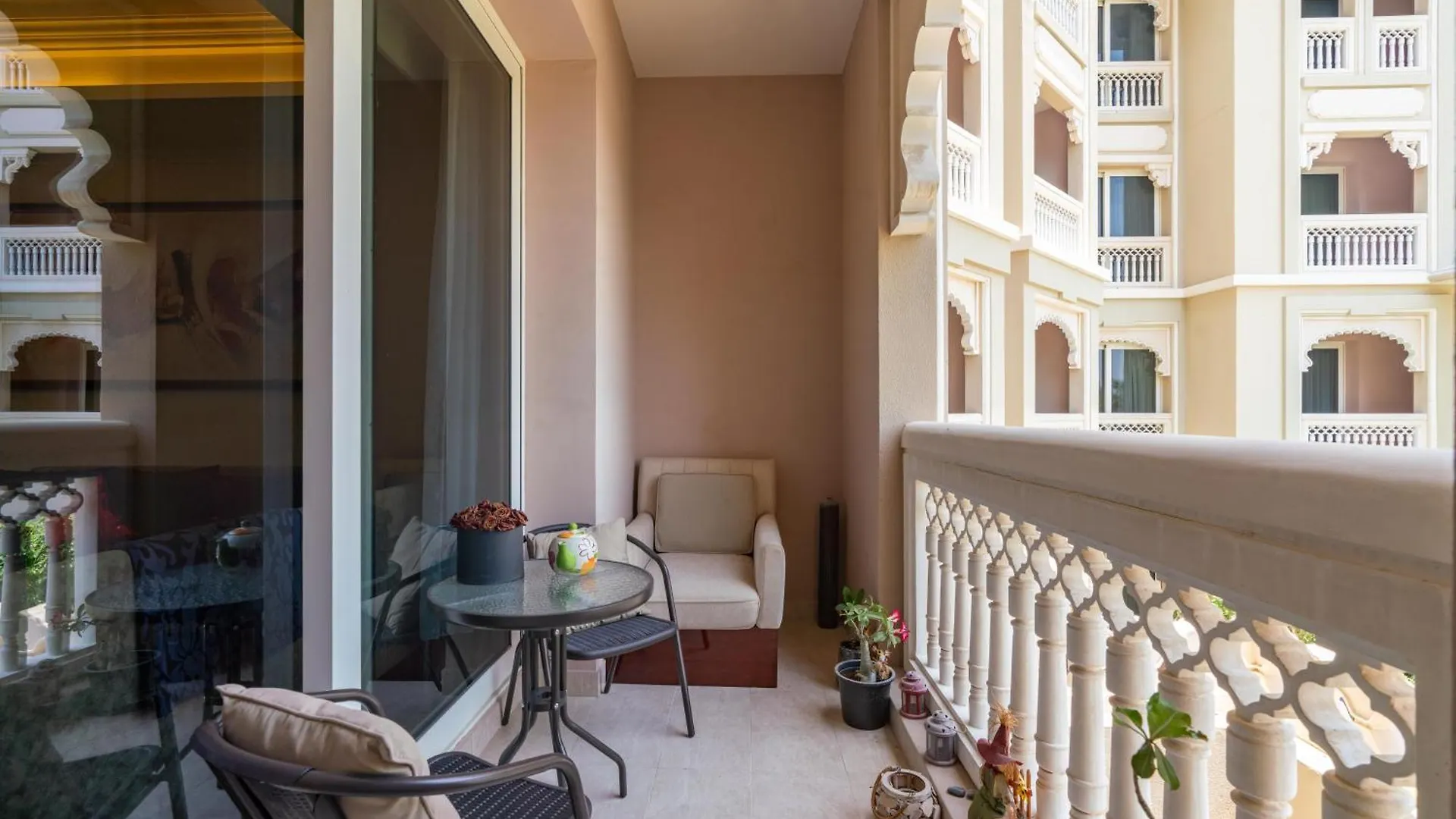 Samaya Holiday Homes - The Palm Modern 1B Apt With Beach Access Dubai 0*,  United Arab Emirates