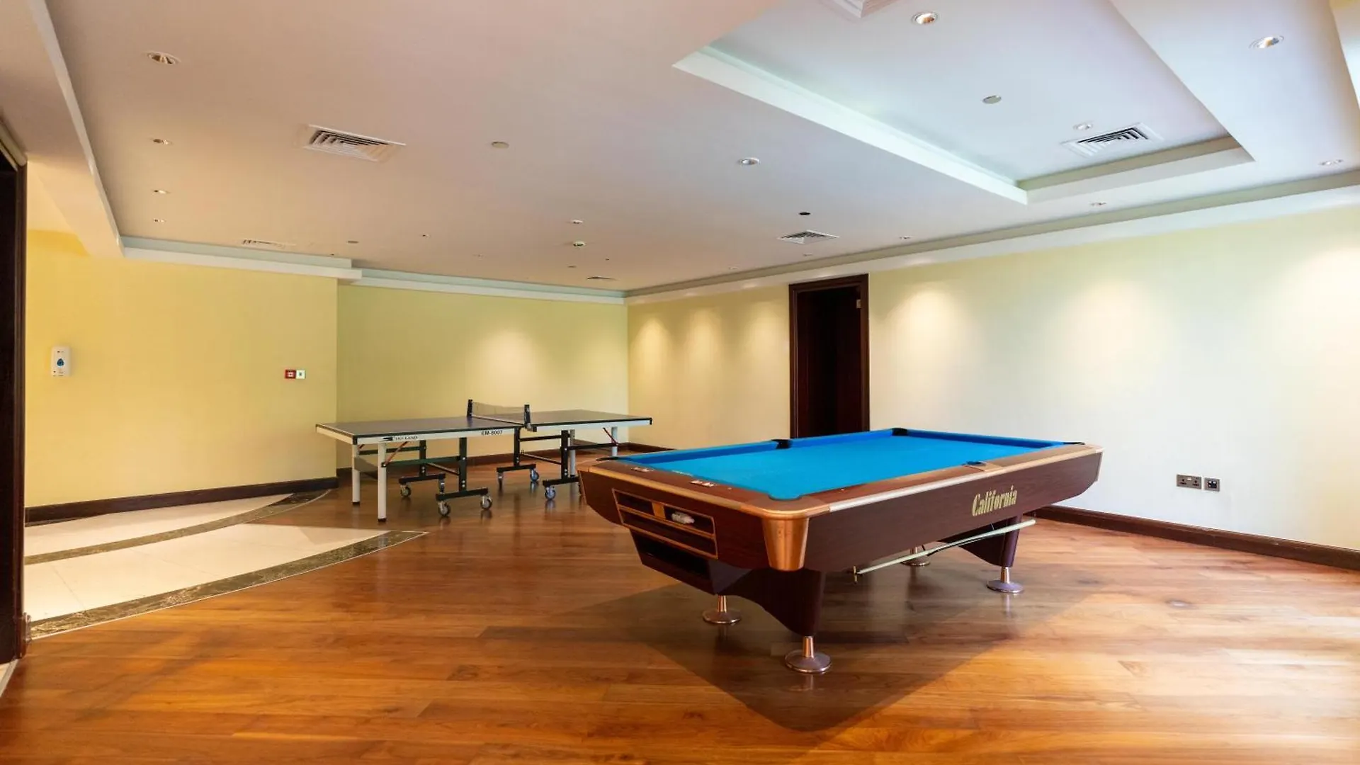 Samaya Holiday Homes - The Palm Modern 1B Apt With Beach Access Dubai 0*,  United Arab Emirates